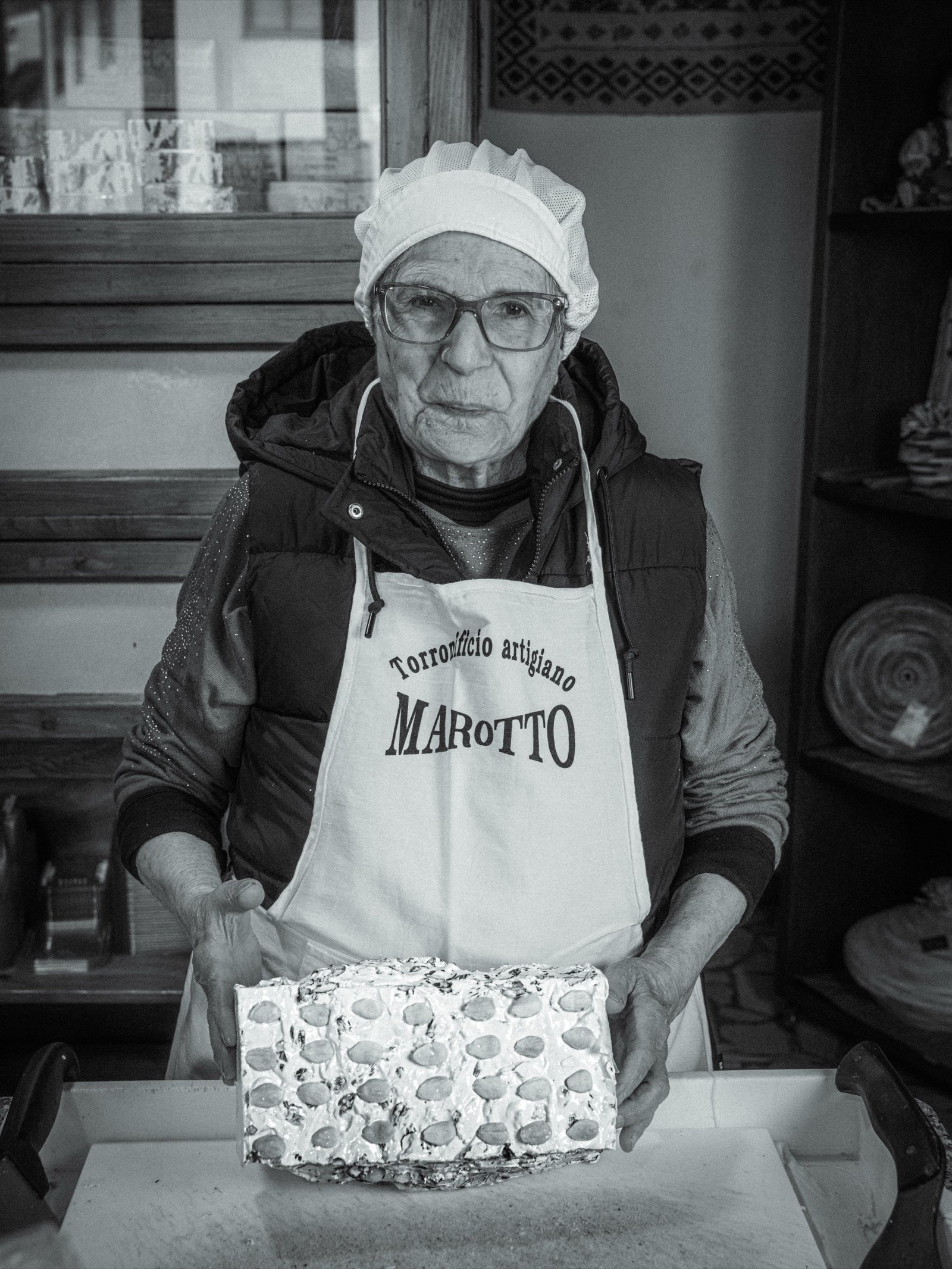 Laboratorio del Torronificio Marotto a Tonara