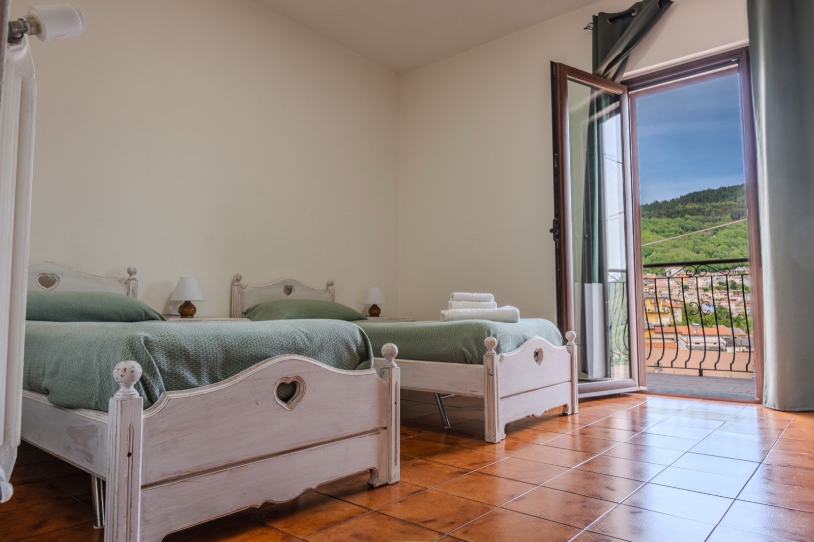 Camera 101 doppia — B&B Sorelle Carboni a Tonara, Sardegna (foto 4)