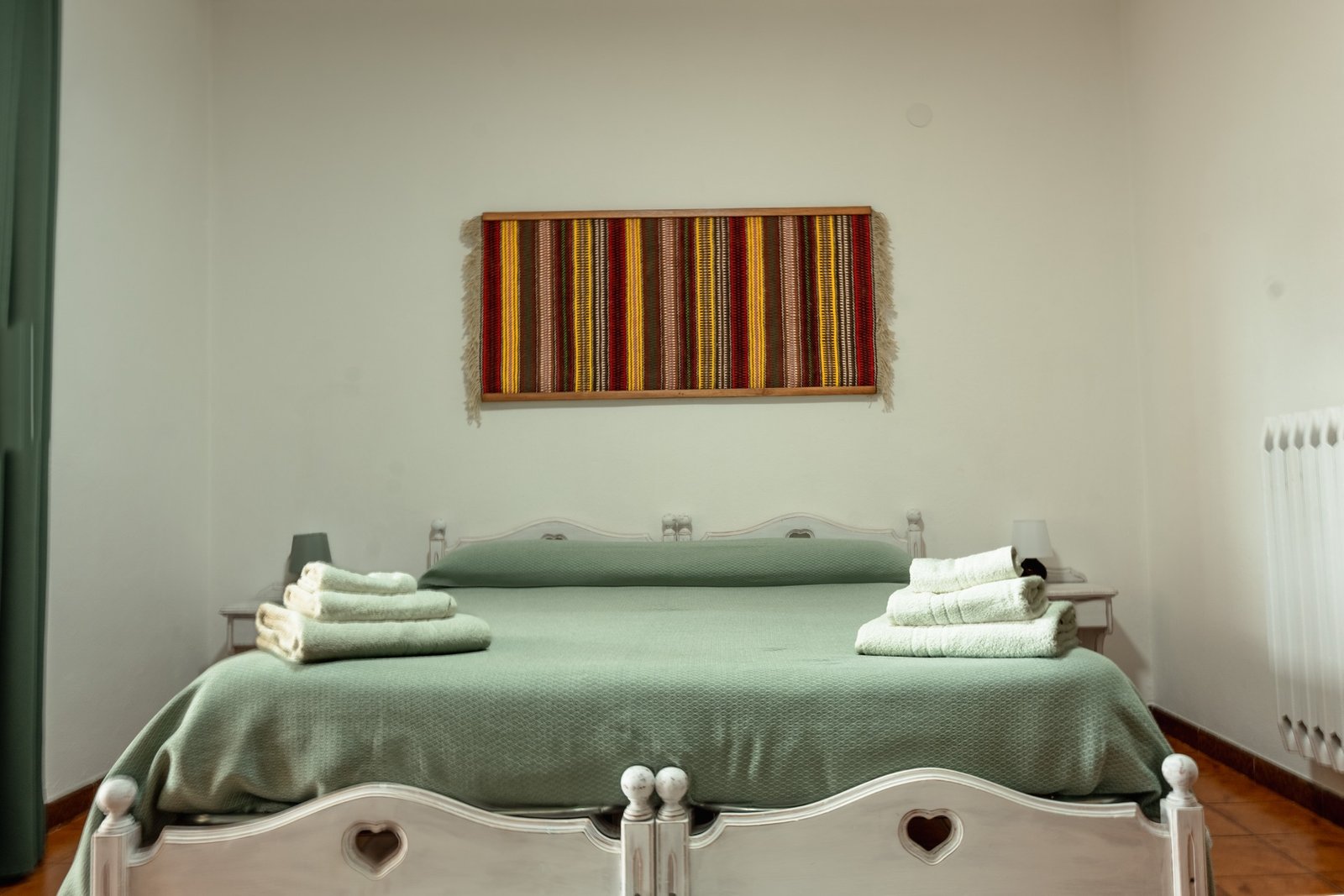 Camera 102 doppia — B&B Sorelle Carboni a Tonara, Sardegna (foto 3)